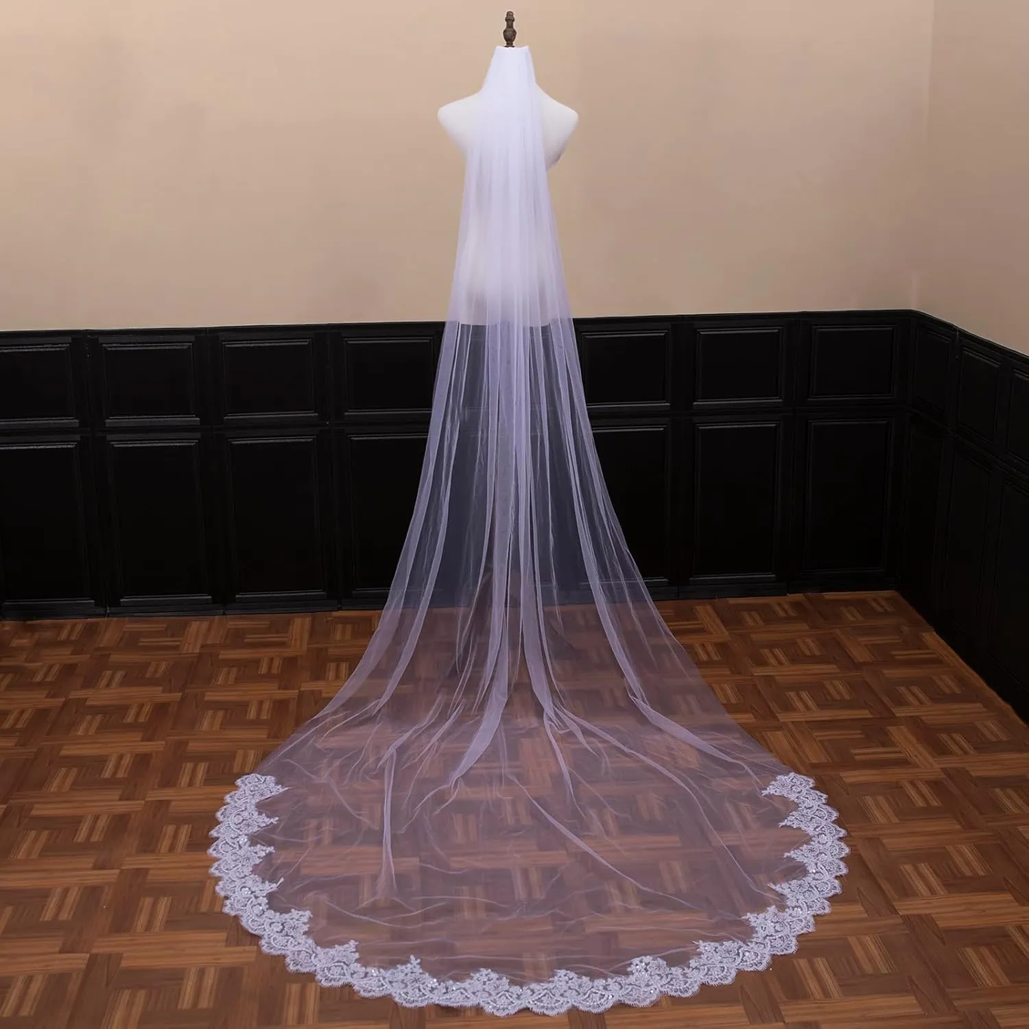 Bridal Veil Cathedral Bride Veil 1 Tier, Long Mantilla Veil Lace Flower Edge Tulle with Metal Comb