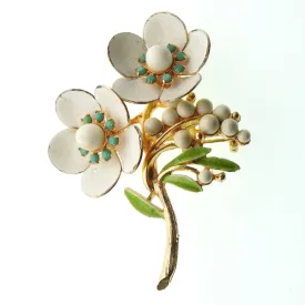 Eye-catching vintage enamel flower brooch