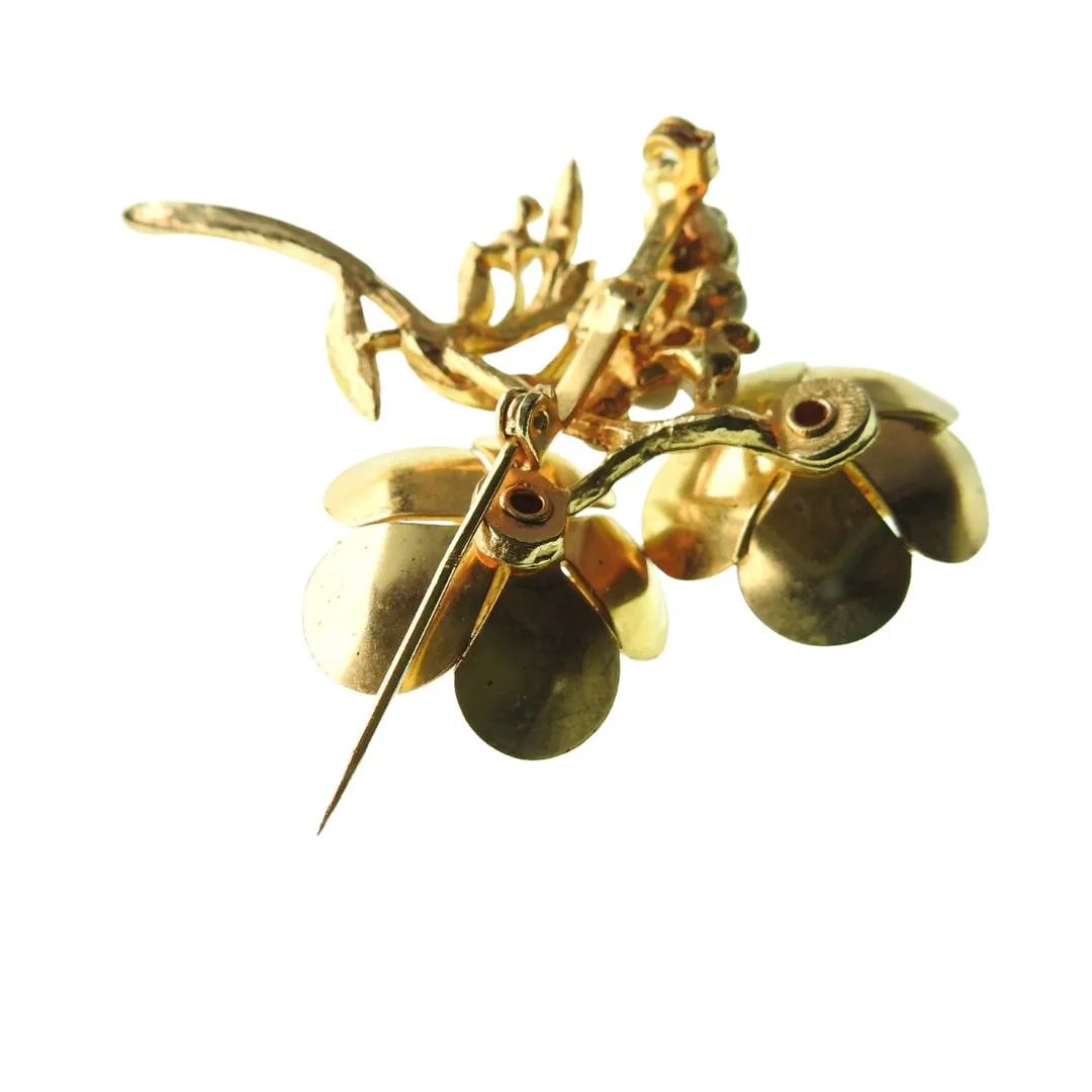 Eye-catching vintage enamel flower brooch