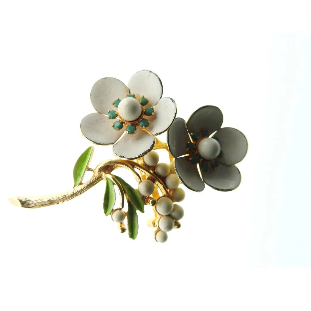 Eye-catching vintage enamel flower brooch