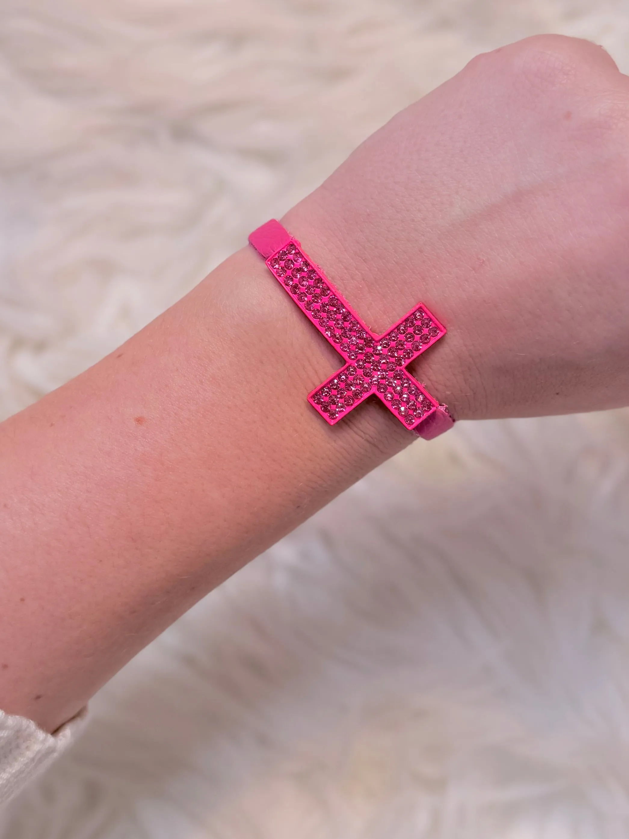 Fuchsia in Faith Sparkling Cinch Bracelet